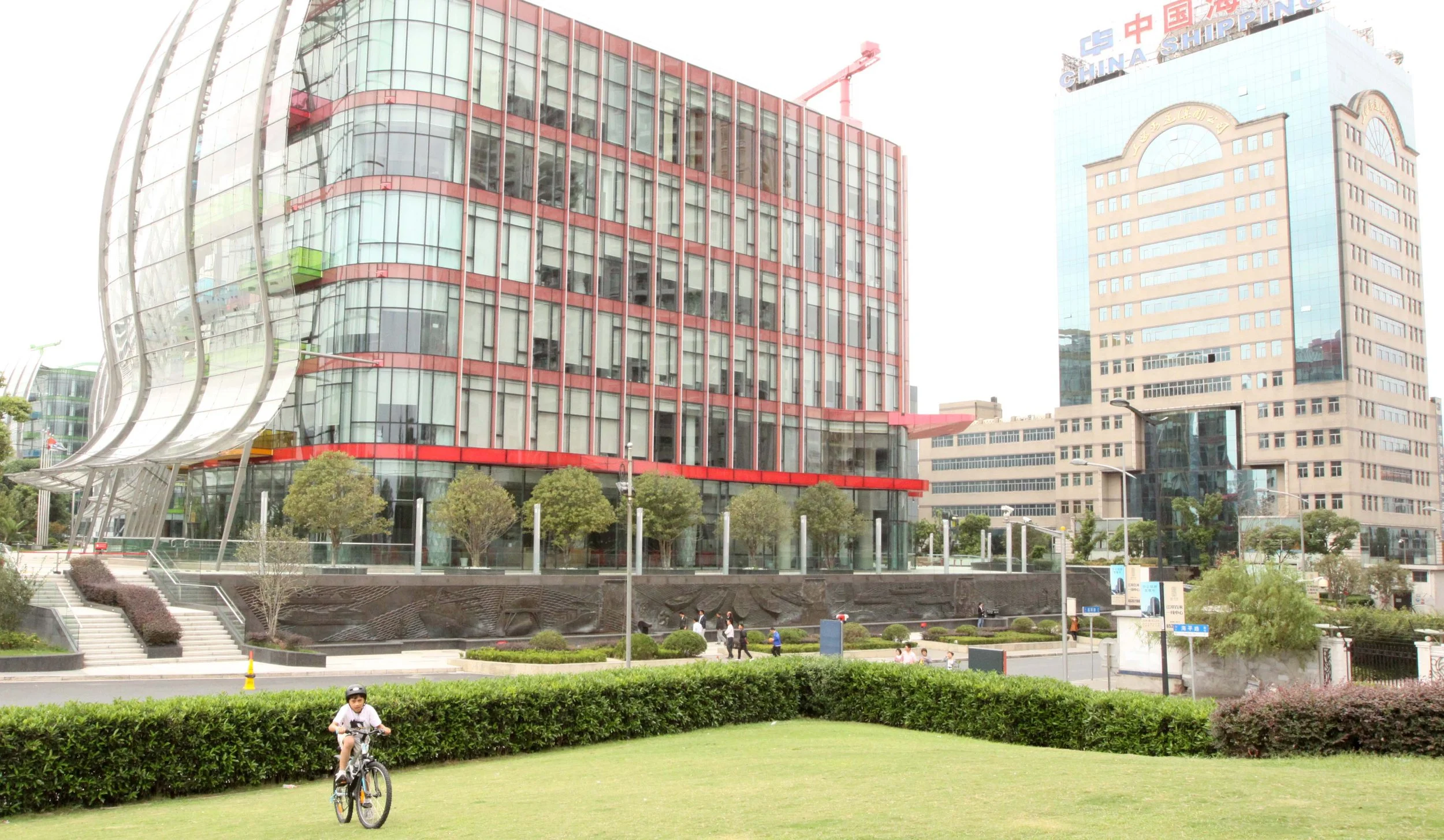 OCTOBER 2011 NATIONAL HOLIDAY VACATION IN SHANGHAI - BIKE RIDE FROM JINQIAO TO BUND - 32 KM (48).JPG