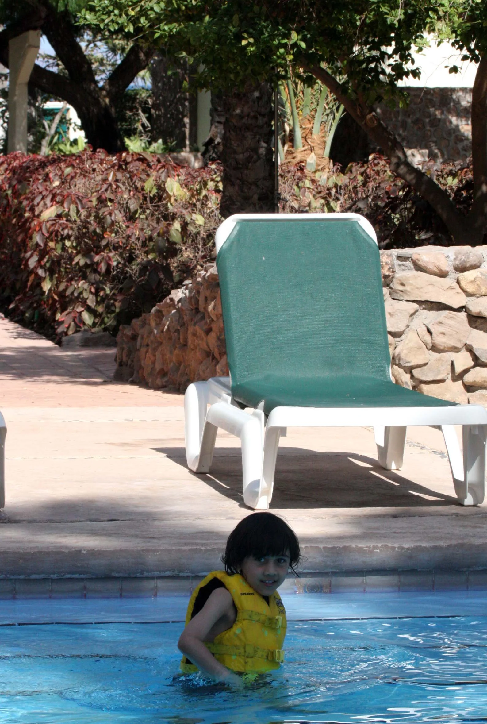 LORETO BAJA MEXICO - COKIE'S FIRST JUMP IN TO A POOL (14).JPG