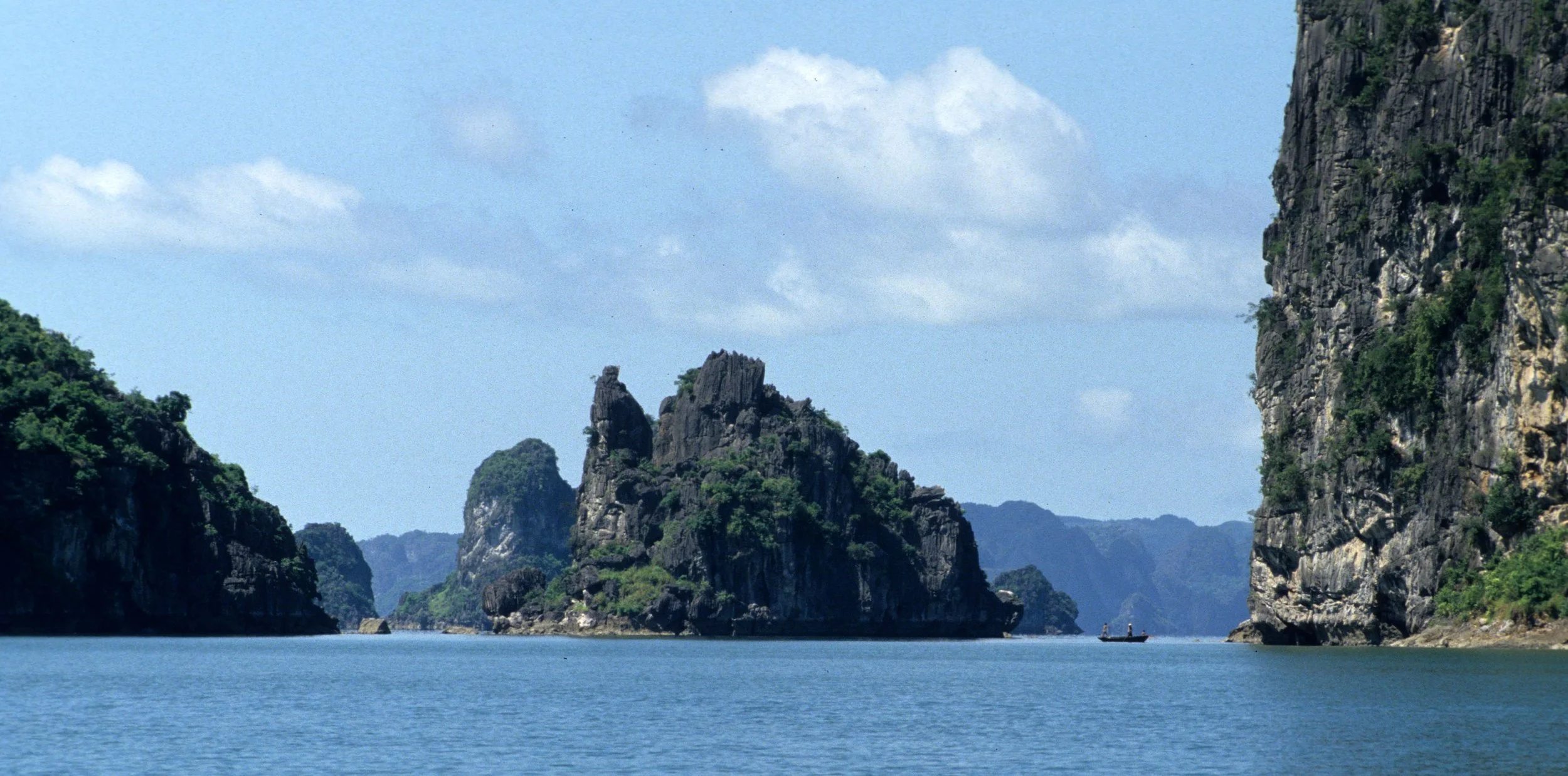 HALONG BAY - 1994 (2).jpg