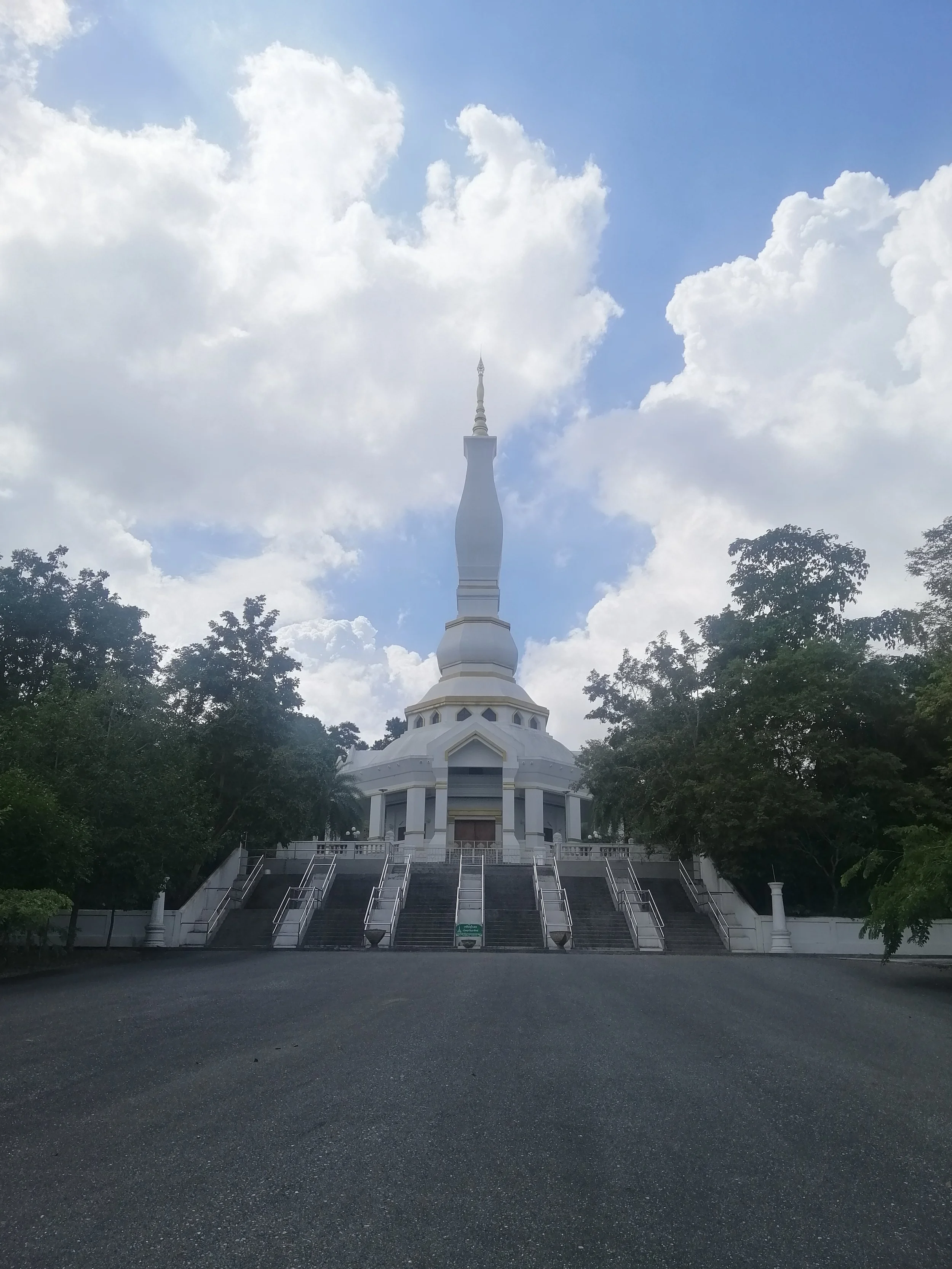 2021 Chonburi Temple with Bird Hide near Satthahip (2).jpg