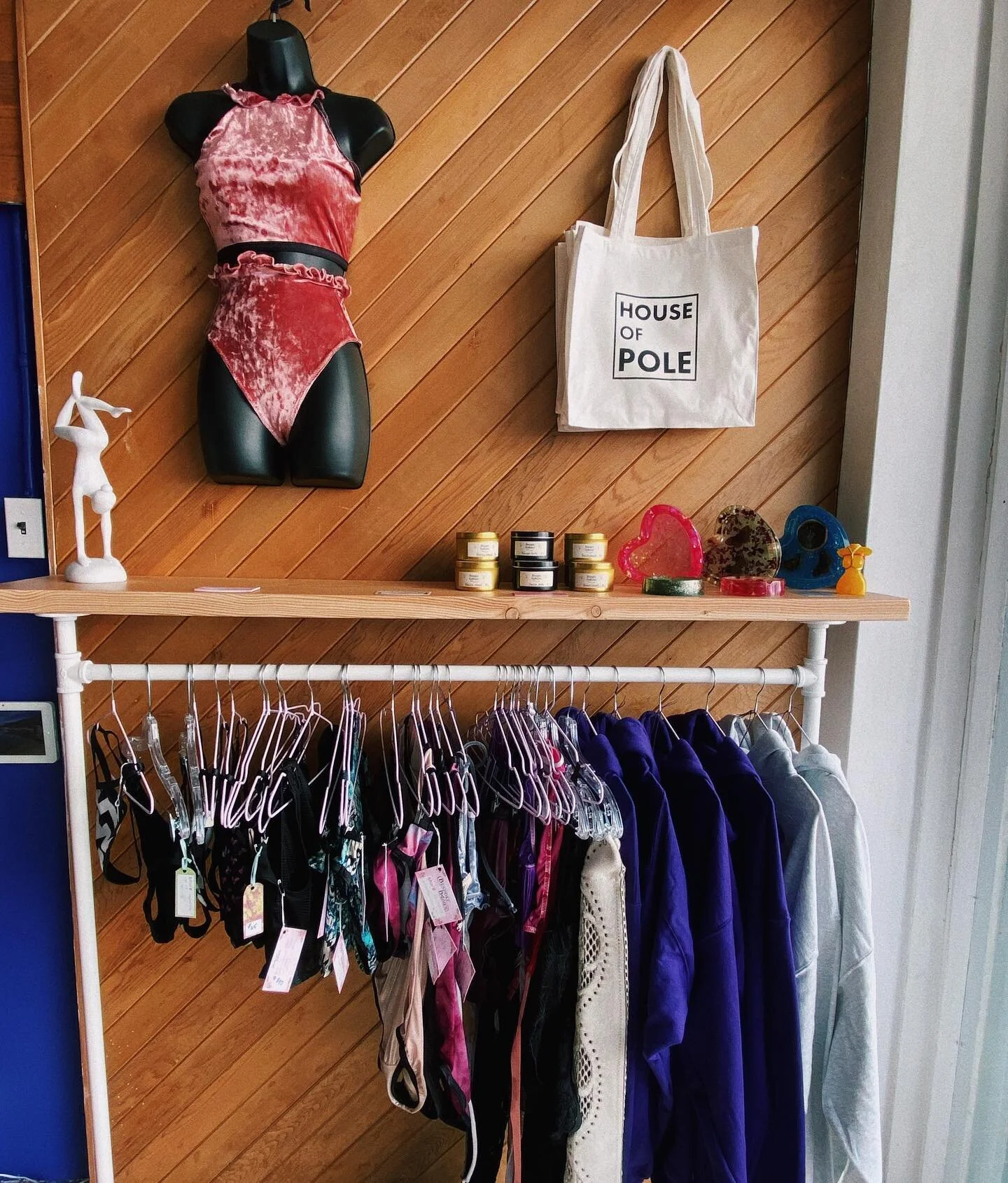 Our little retail rack is growing! 💜✨

With new drops from @lostandfoundlace @bougiegaliano and @bespokebodiesclothing for you to shop! 

Shop in studio or on the Glofox app 🦊