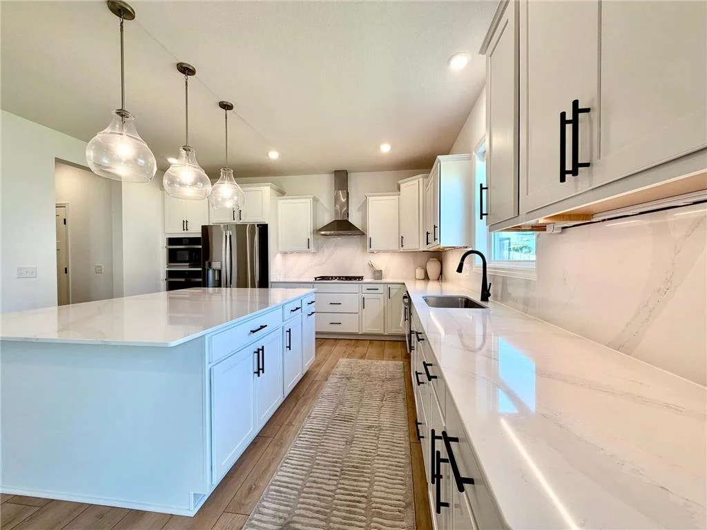 18112 Kitchen.jfif