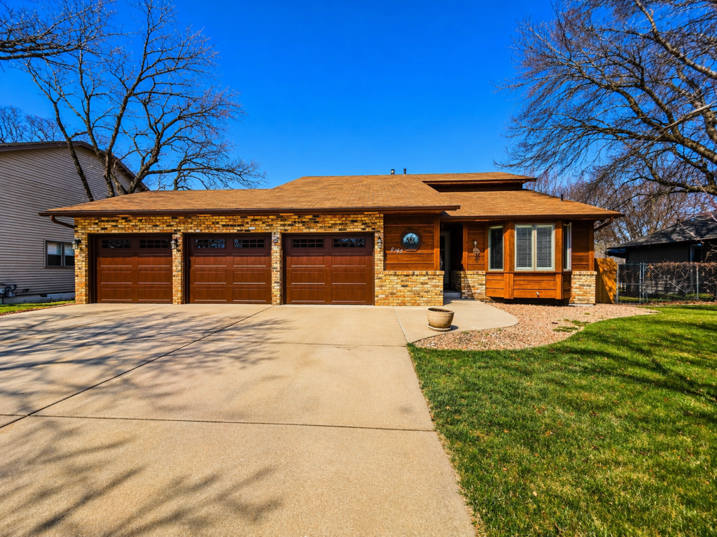 2143 128th Lane NW Coon Rapids, MN 55448