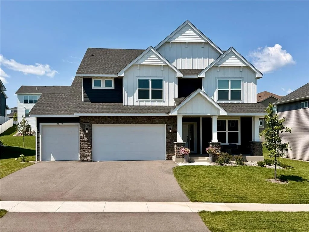 18112 Hounds Dr Lakeville, MN 55044