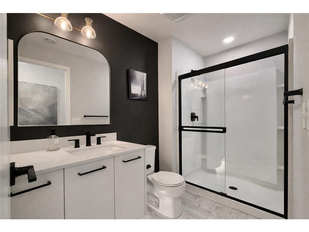 16102 Full Bath.jfif