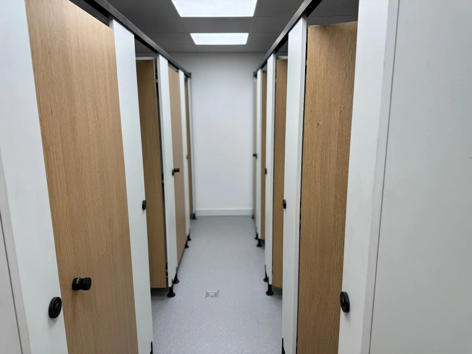 40ft Toilet Portacabin inside doors.jpeg