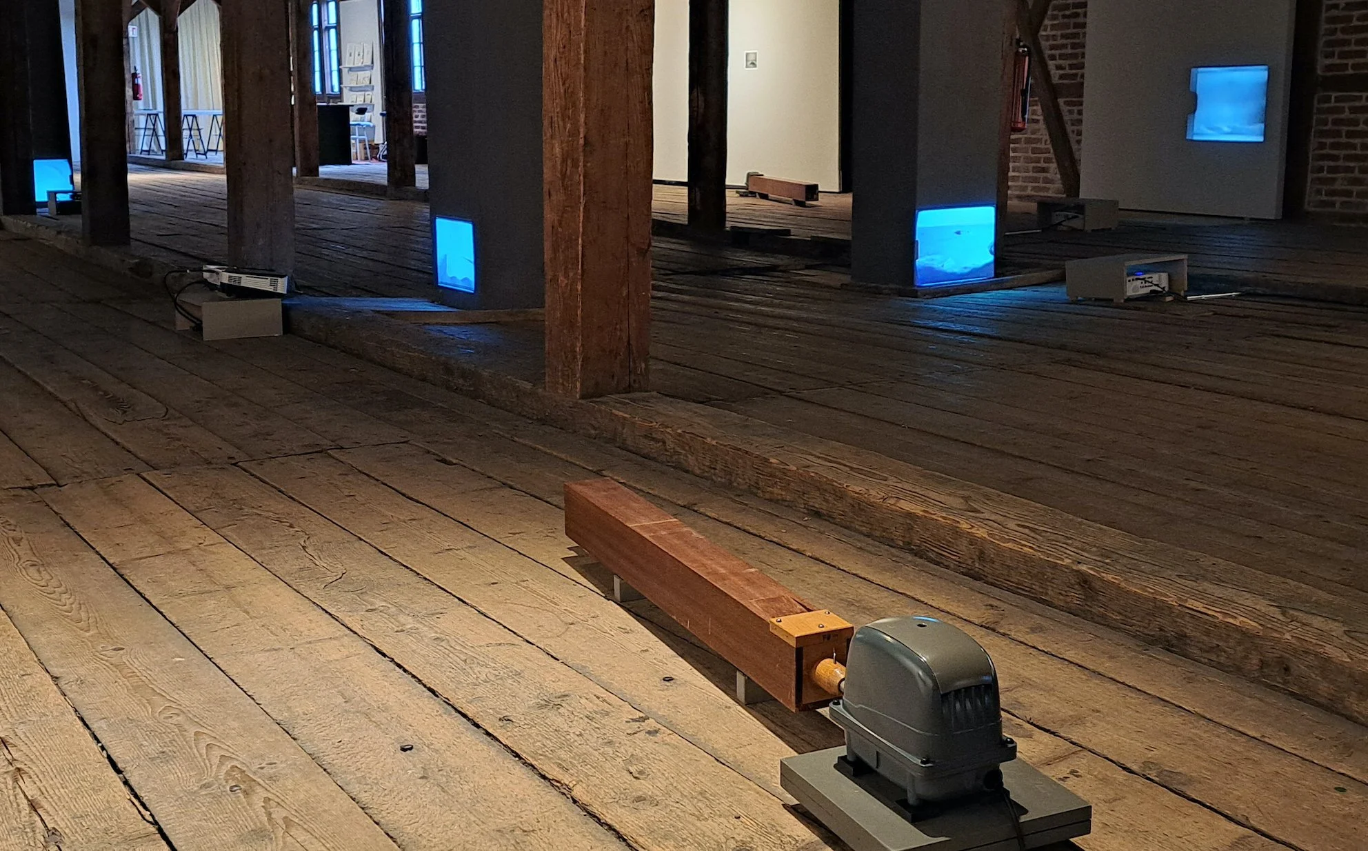 Nils Olav Bøe / Boe, exhibition film, sound, and photo installation, immersive audio-visual experience.