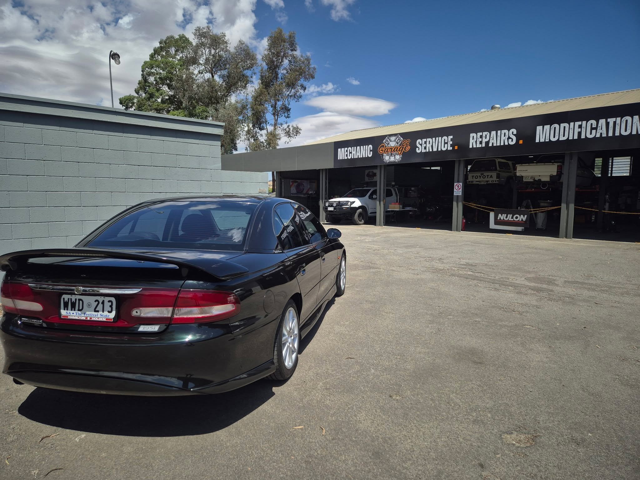 Very tidy low kms vt senator in for a couple small repairs b4 it goes over to the eastern states 

#garage22 #roadtrip #vtsenator #mechanic #barossavalley