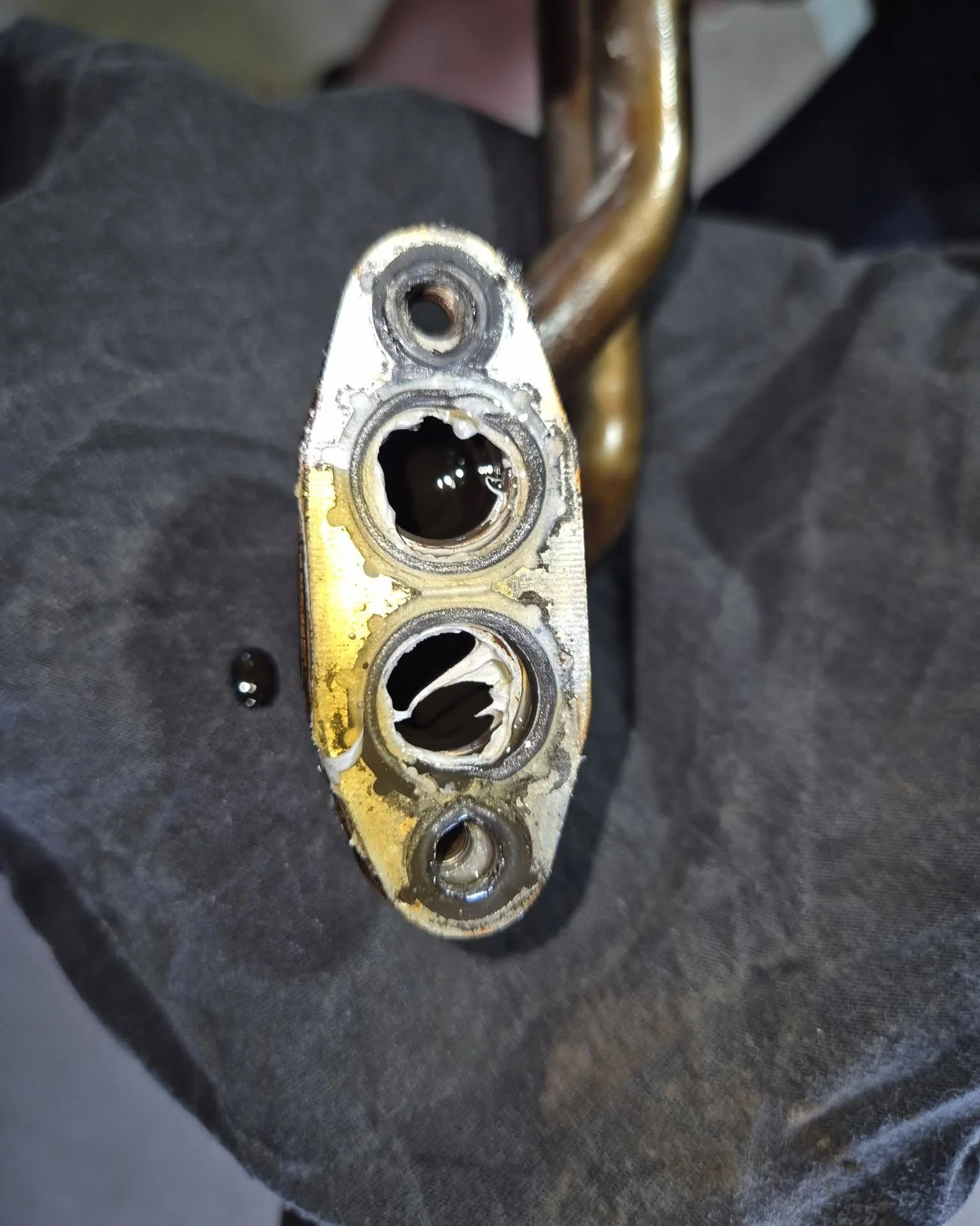 Oh my mate can do it cheaper.

Yeh he probably can but now your oil pressure is horrible and it rattles. 

Not saying don't give it a go for yourself but come on people atleast try and replace what needs to be replaced instead of slapping silicone on