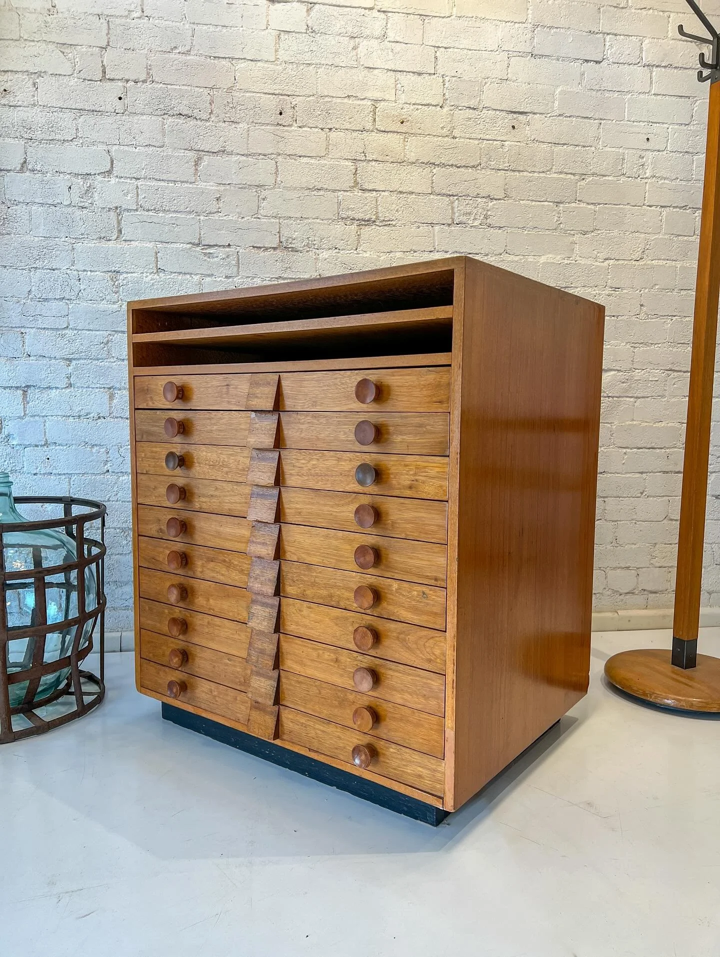 Number 2 of the artists drawers.

The other ones sold in a few hours.