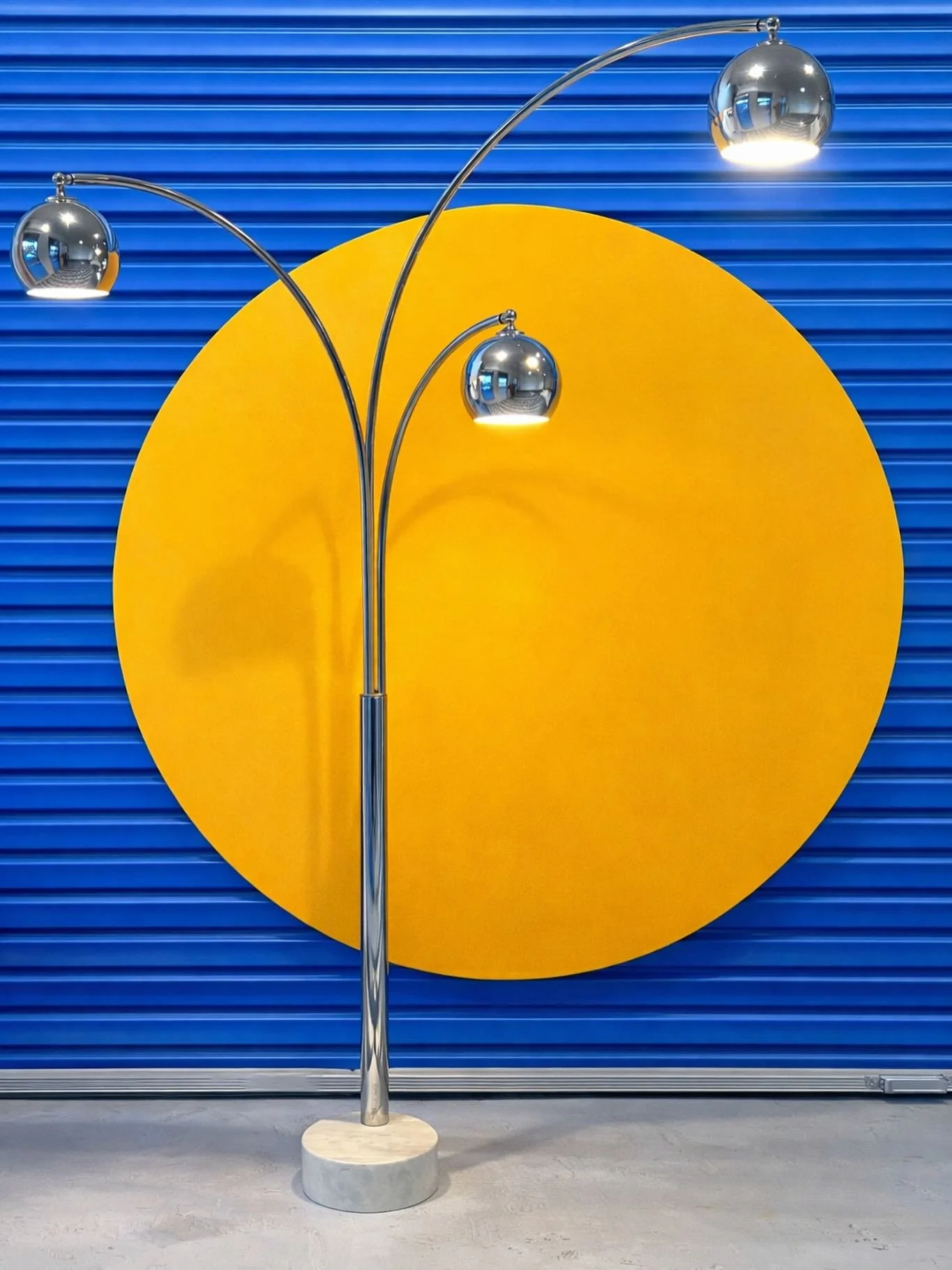 Vintage Italian floor lamp 

Available via tenpastonevintage.com.au