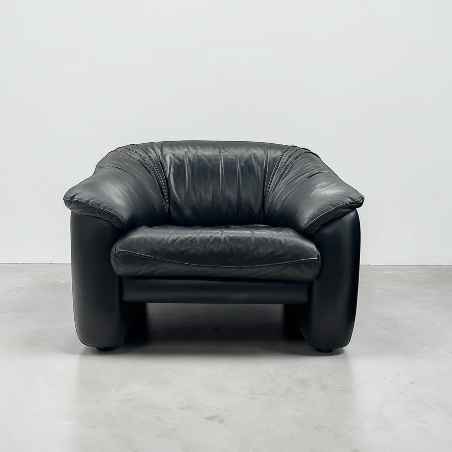 And the matching armchairs 

Armchairs 
90w x 80D x 70T  40 cm  seat height