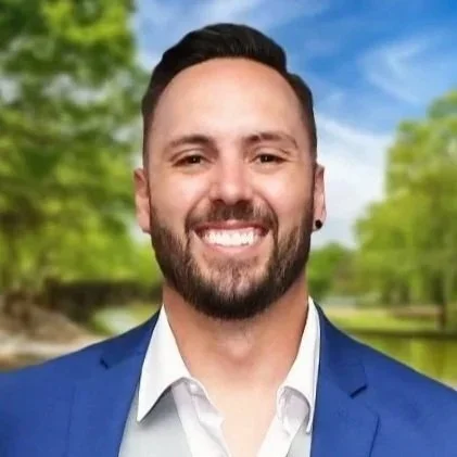 Headshot of Dr. Ryan Kelly 