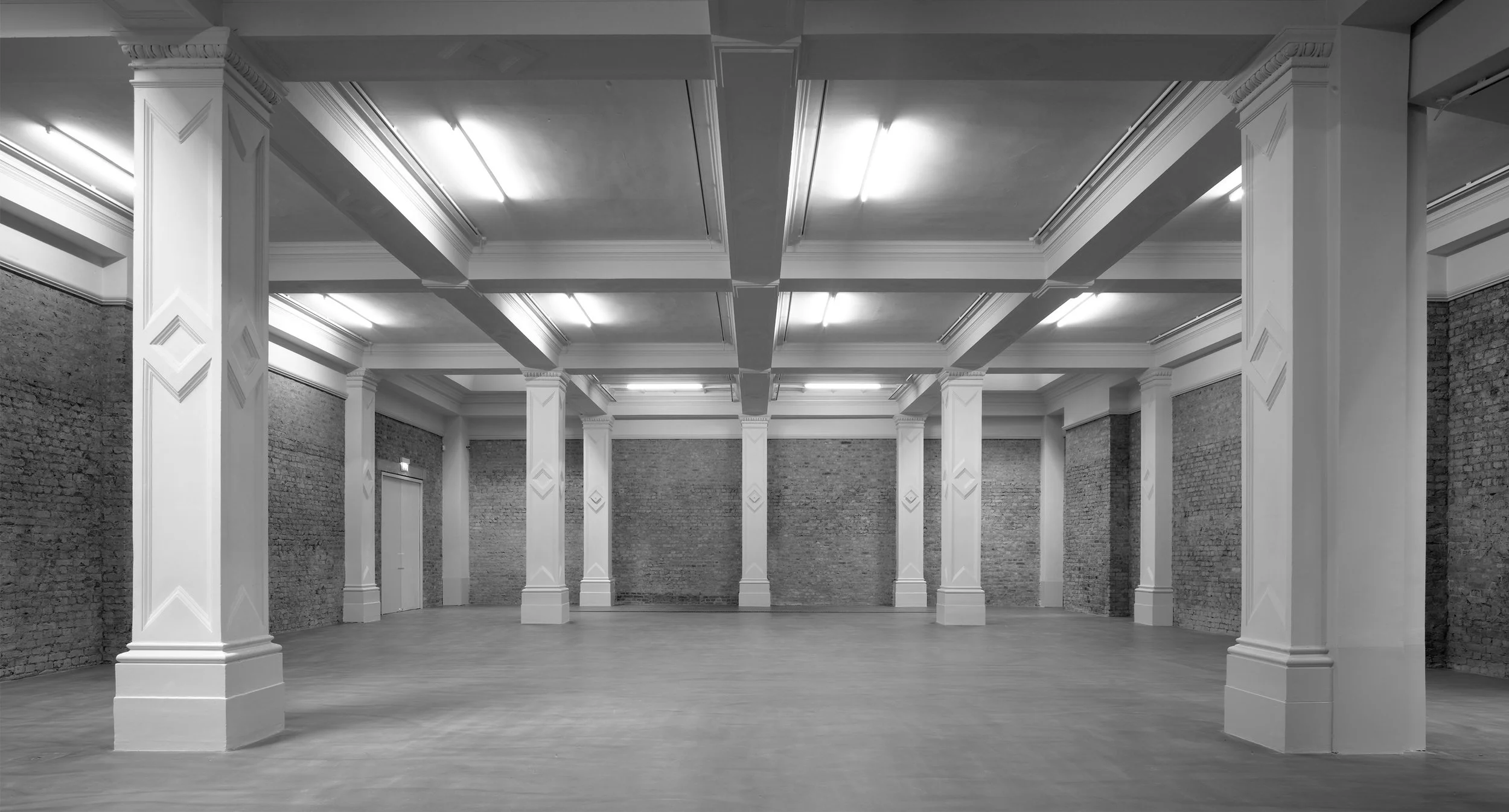  Sala vacía, previa al montaje. 