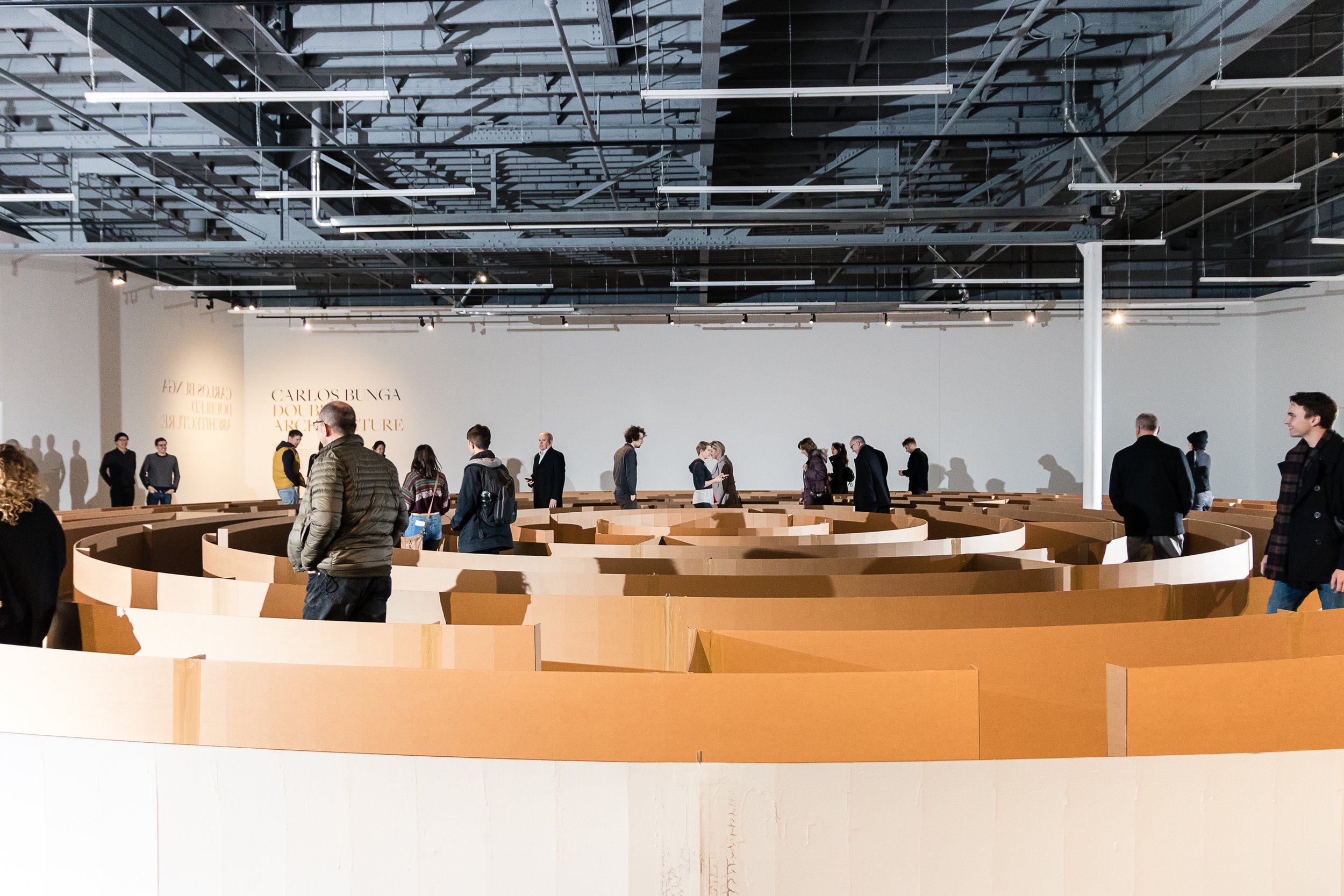  View of the installation being intervened by the audience. ⓒ Carlos Bunga. 