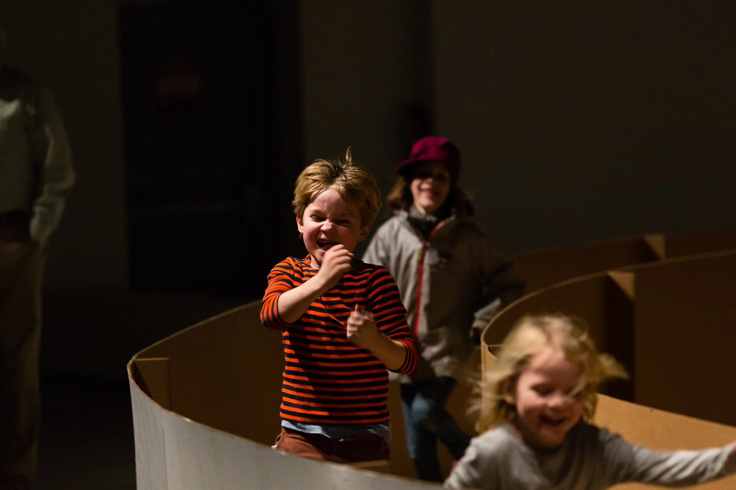  View of the installation being intervened by the audience. ⓒ Carlos Bunga. 
