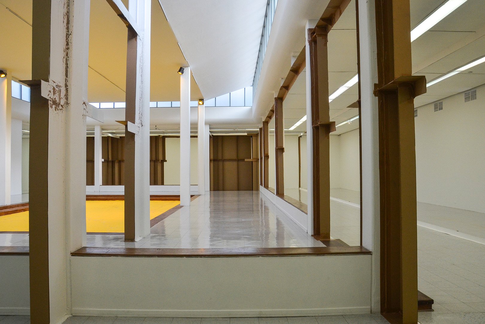  View of the site-specific located in one of the interior rooms. Photo: Wilmar Lozano.  