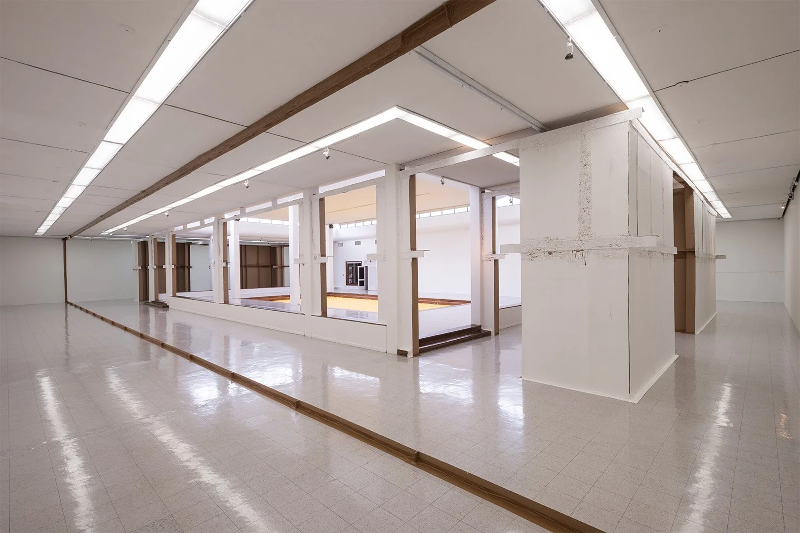  View of the site-specific located in one of the interior rooms. Photo: Óscar Monsalve. 