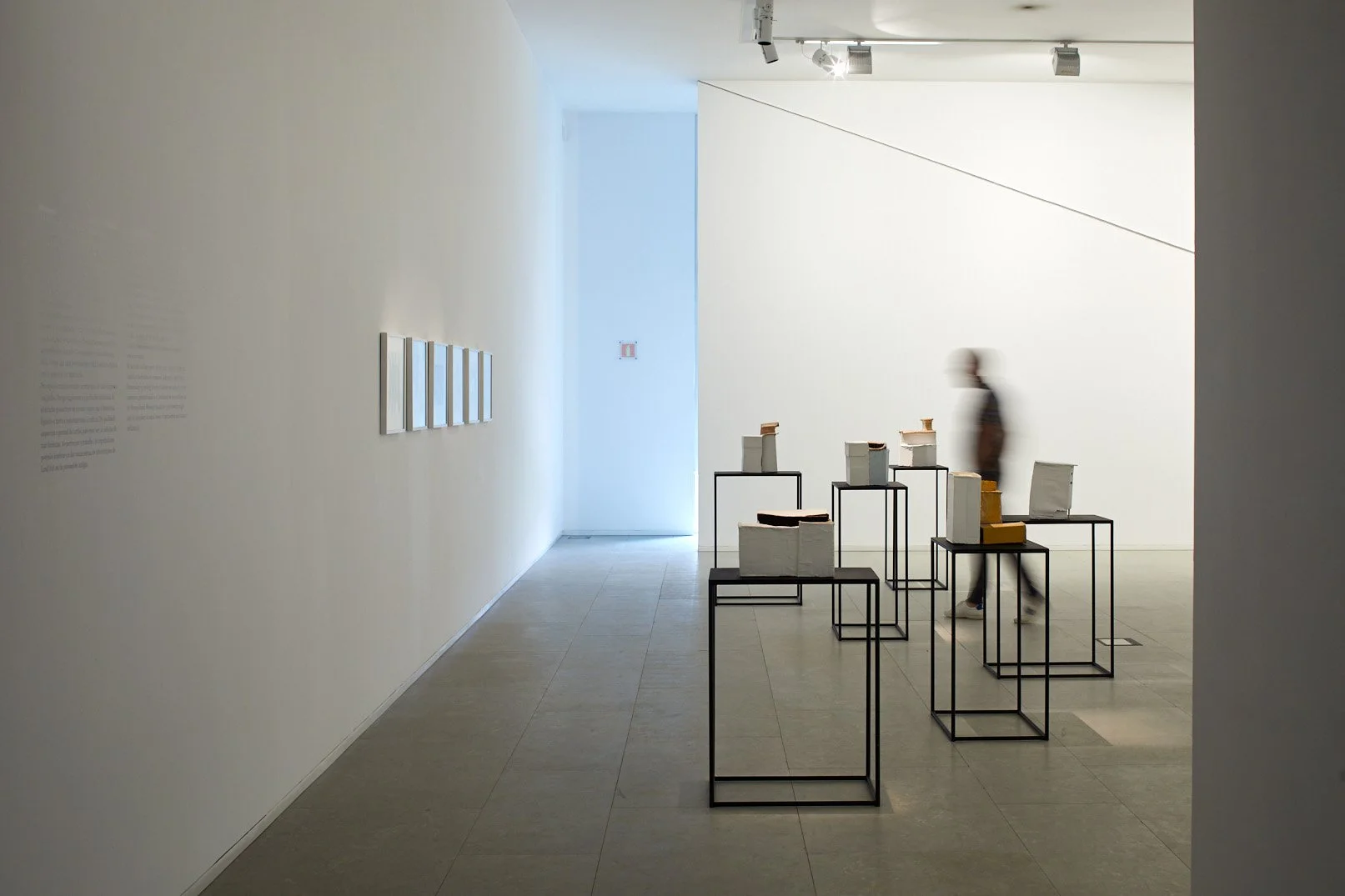  View of the exhibition. ⓒ Carlos Bunga. 