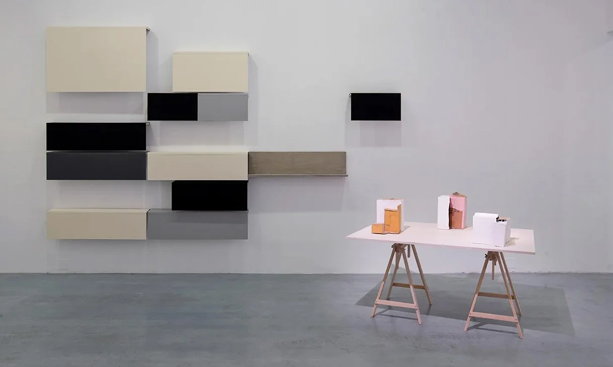  View of the exhibition. Bunga’s object on the right corner. Courtesy: Galería Elba Benítez. 