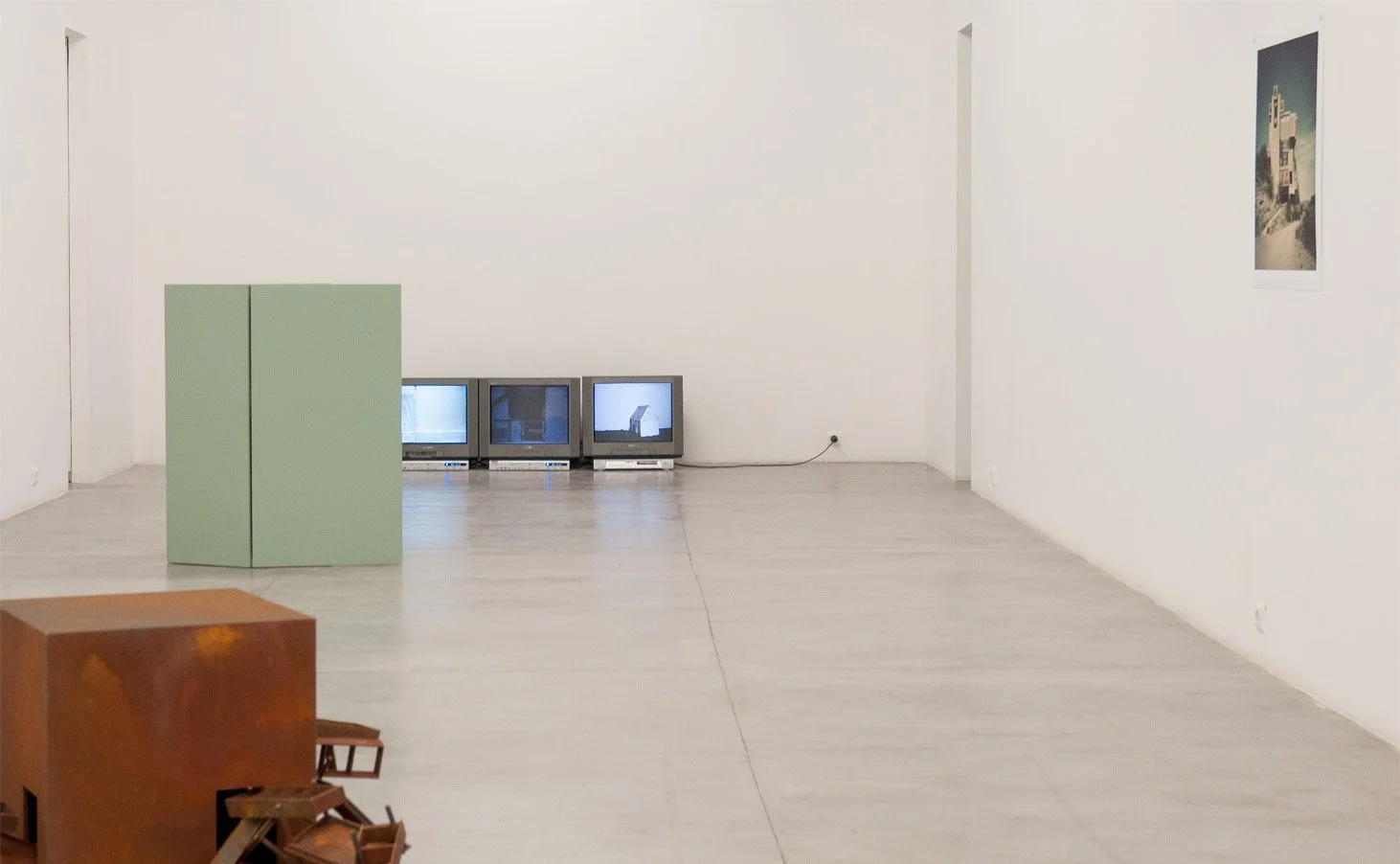  Exhibition view at Círculo de Artes Plásticas de Coimbra. Photo: Jorge das Neves. Courtesy: CAPC- Círculo de Artes Plásticas de Coimbra. 