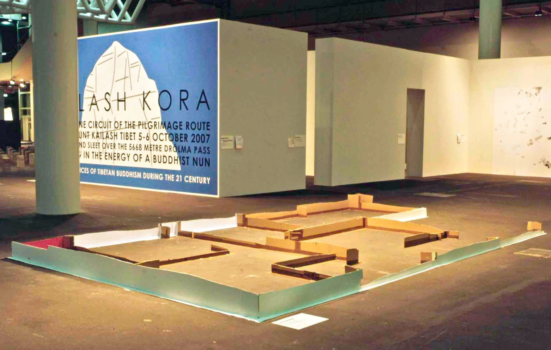  View of the installation at the art fair. ⓒ Carlos Bunga. 