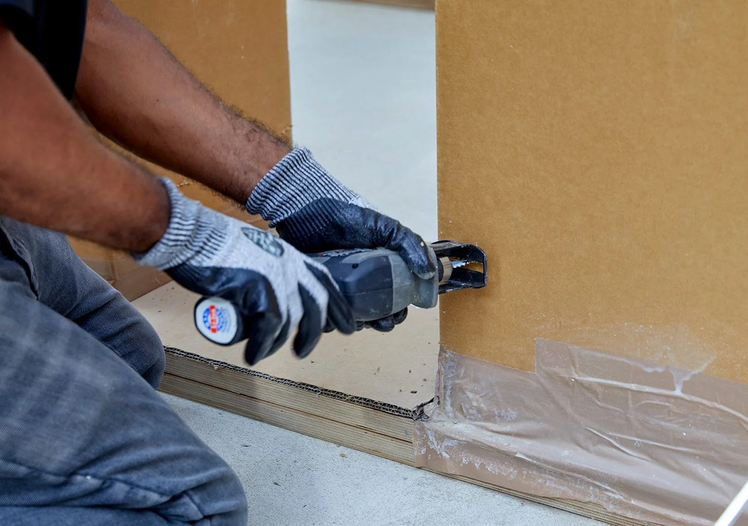  Bunga during his perfomance. Photo: Joaquín Cortes and Román Lores. Courtesy: Palacio de Cristal, Museo Nacional Centro de Arte Reina Sofía. 