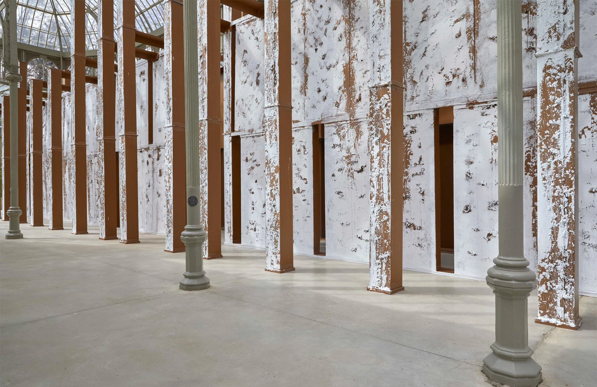  View of the exhibition CARLOS BUNGA. CONTRA LA EXTRAVAGANCIA DEL DESEO, at the Palacio de Cristal. Museo Nacional Centro de Arte Reina Sofía. April, 2022. Archivo fotográfico del Museo Reina Sofía. 