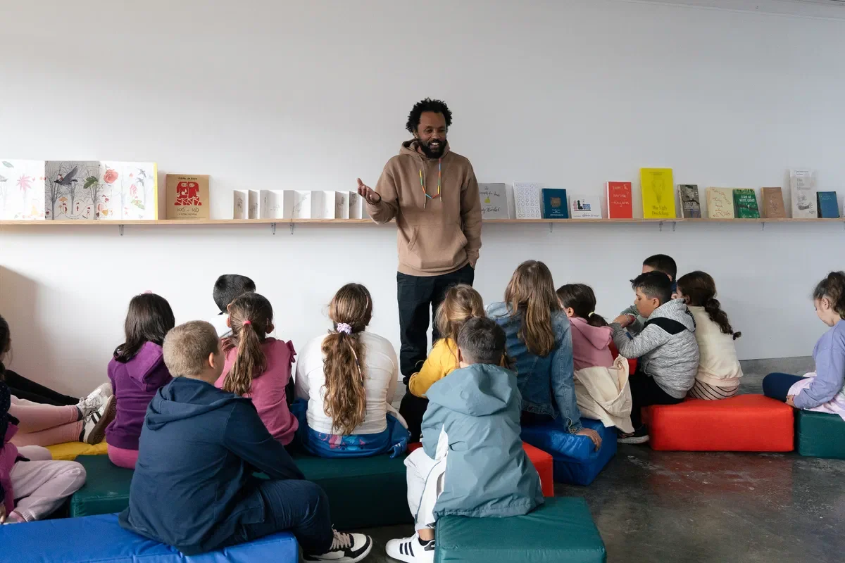 Mudar_a_escola_para_mudar_o_mundo_2pt_15.webp