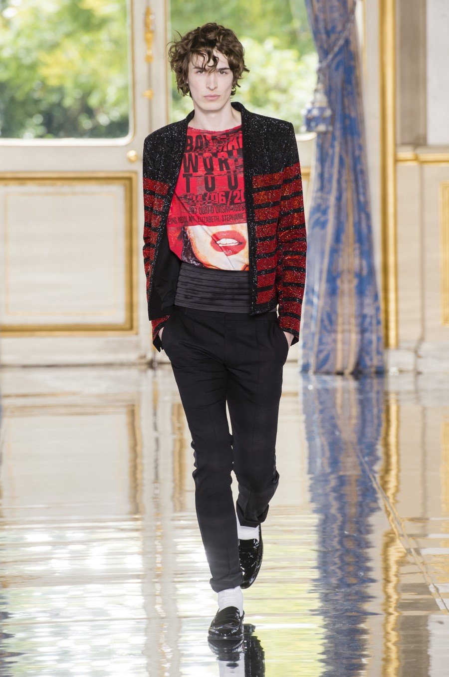 Balmain-Spring-Summer-2019-Paris-Fashion-Week-45.jpeg