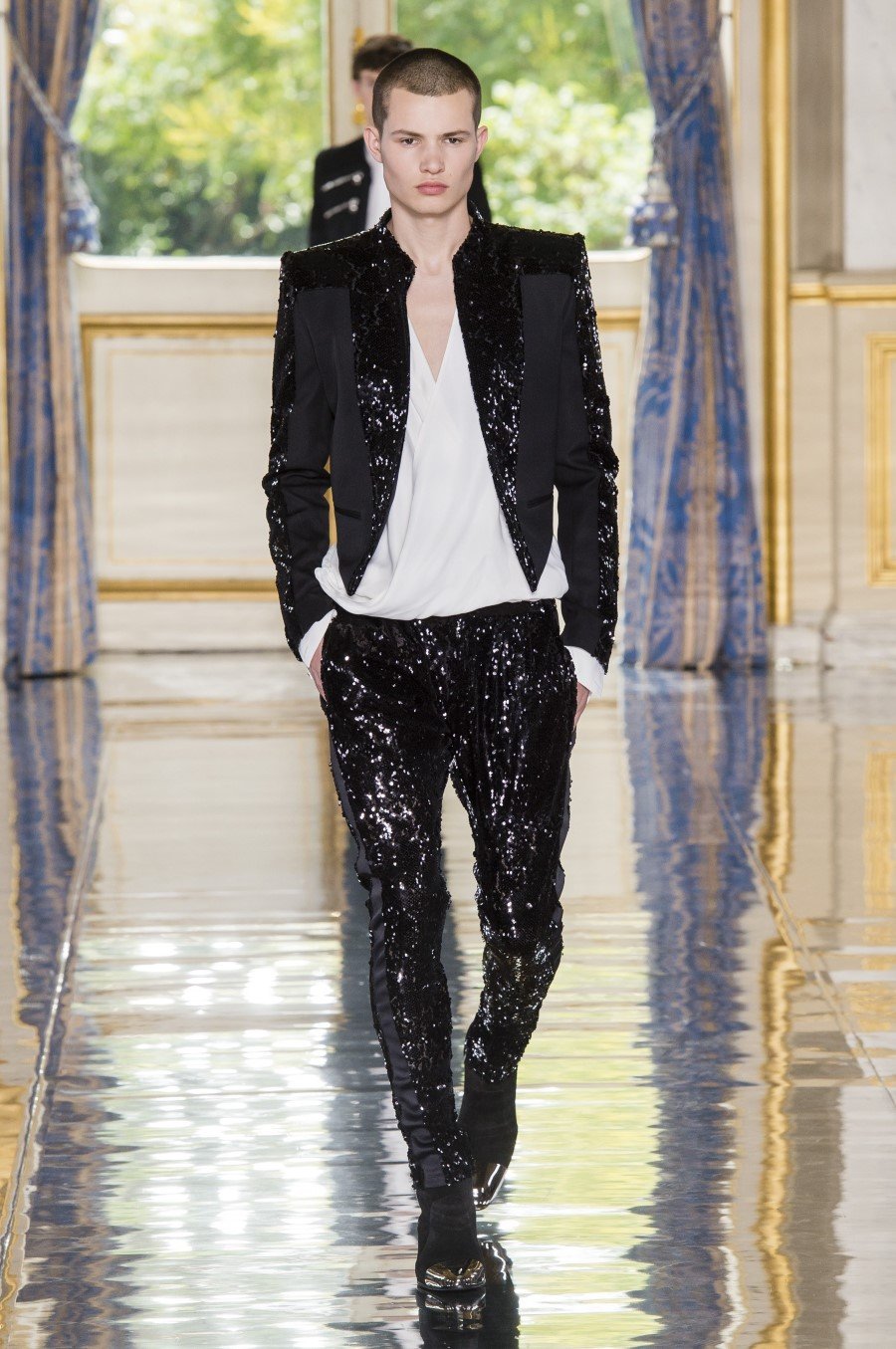 Balmain-Spring-Summer-2019-Paris-Fashion-Week-71.jpeg
