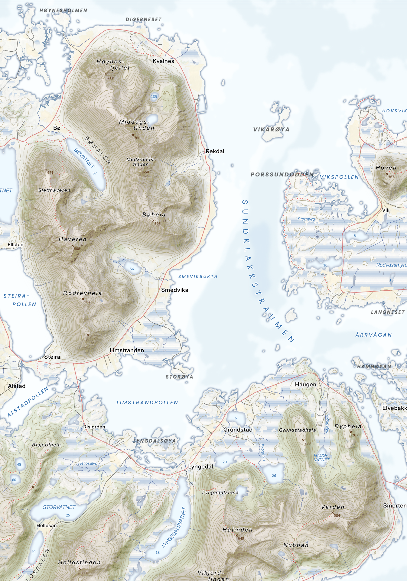 Nordøstlige Vestvågøy – Haveren, Hellostinden, Håtinden og Gimsøya med Hoven i livlig uttrykk.