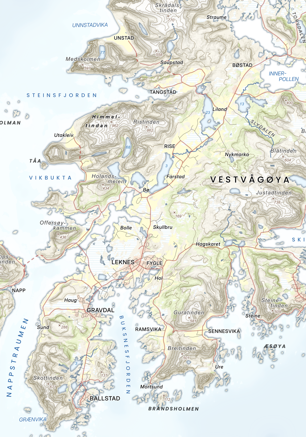 Vestvågøya – Unstad, Leknes og Ballstad i dempede naturfarger.