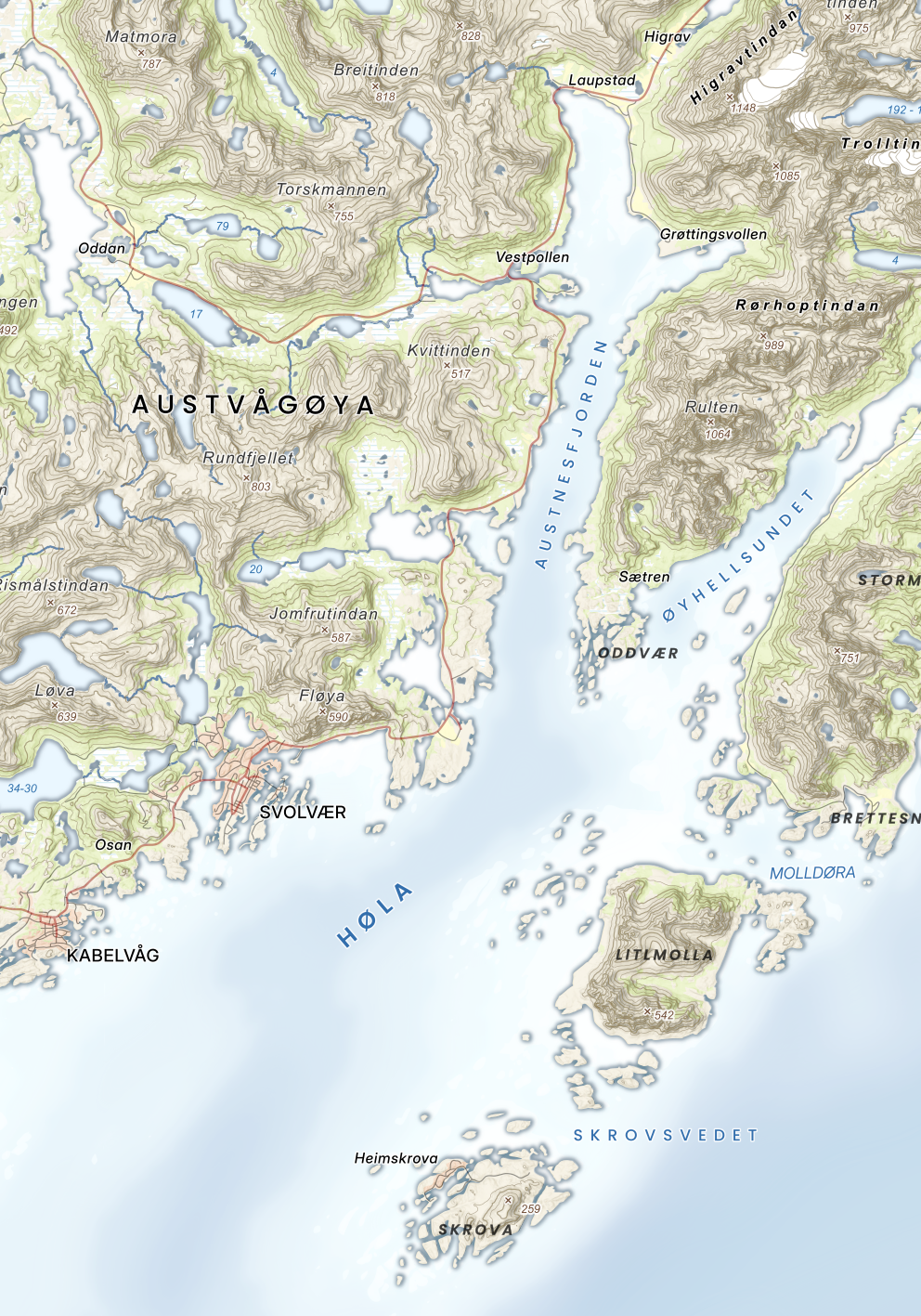Deler av Vågan – Svolvær og Kabelvåg i tradisjonell palett med fjellskygge.