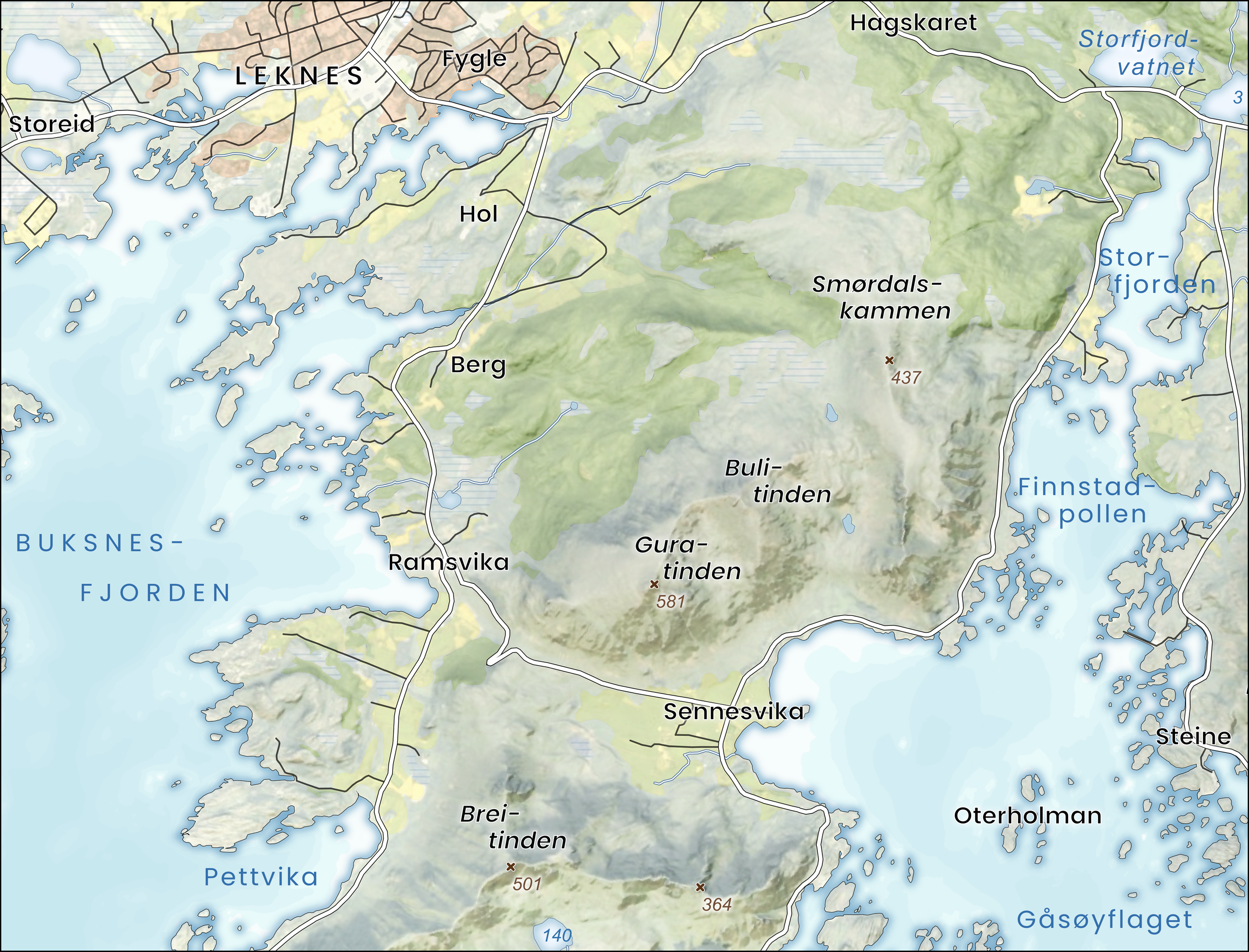 Terrengkart i naturtro stil med realistiske farger – gir et balansert og stemningsfullt inntrykk på veggen.