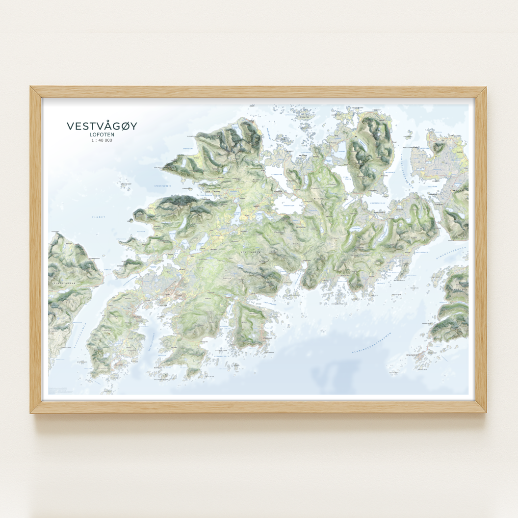 Realistisk kart over Vestvågøy med naturtro farger og terreng inspirert av satellittfoto.