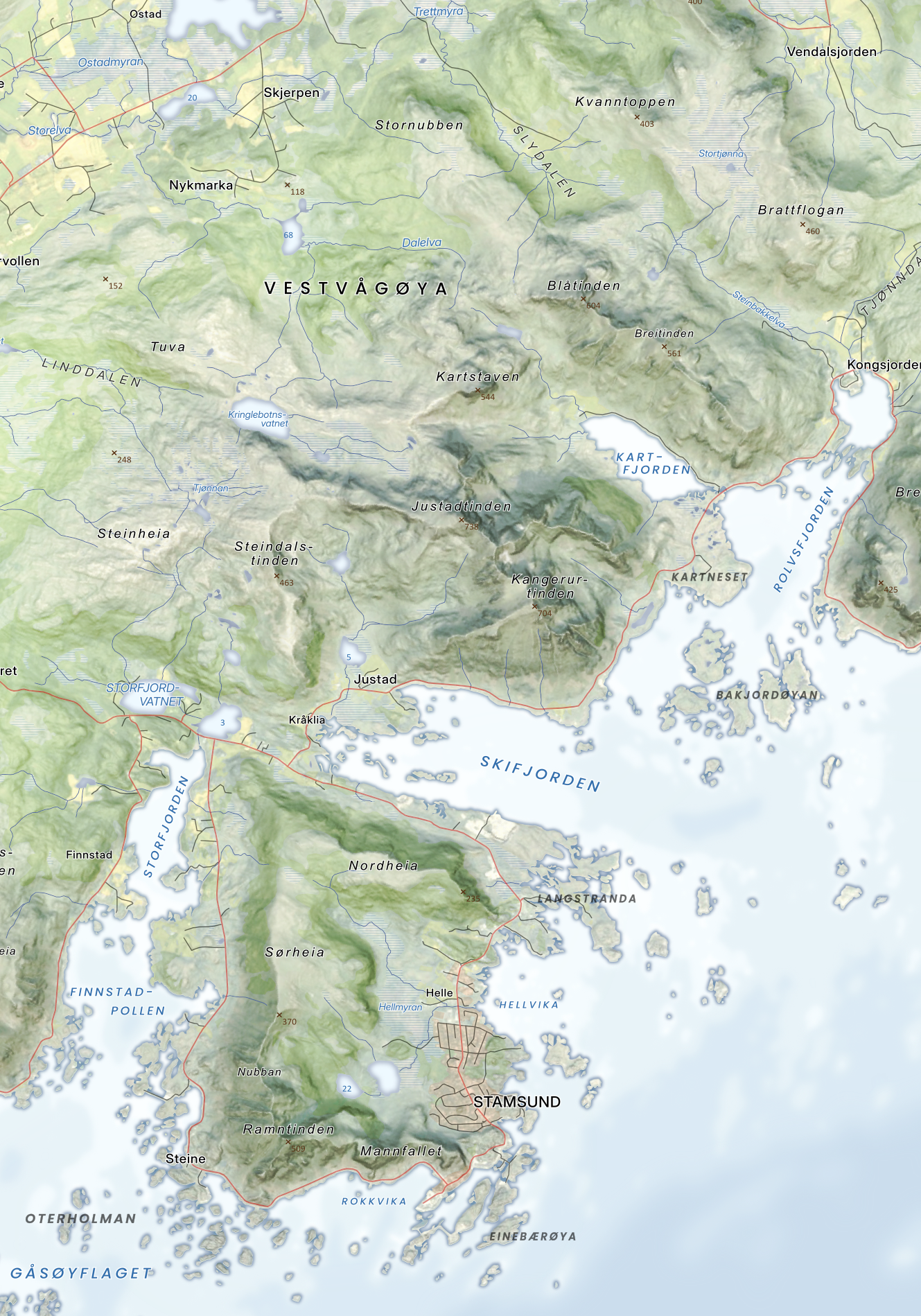 Sør-Vestvågøy – Stamsund, Justadtinden og Blåtinden vist i naturtro terreng og farger.