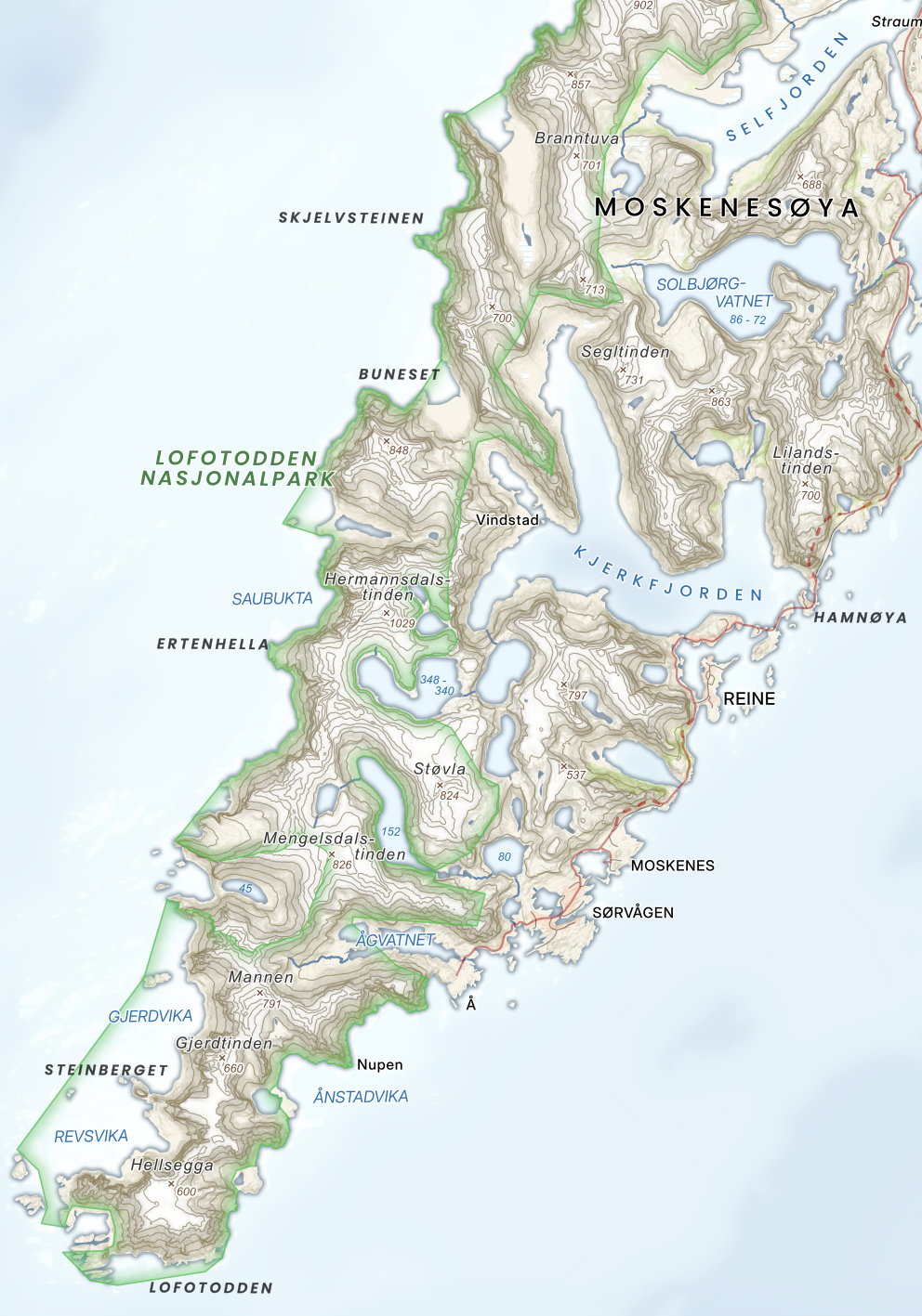 Lofotodden i duse nyanser – fjell og kyst i myk kontrast.
