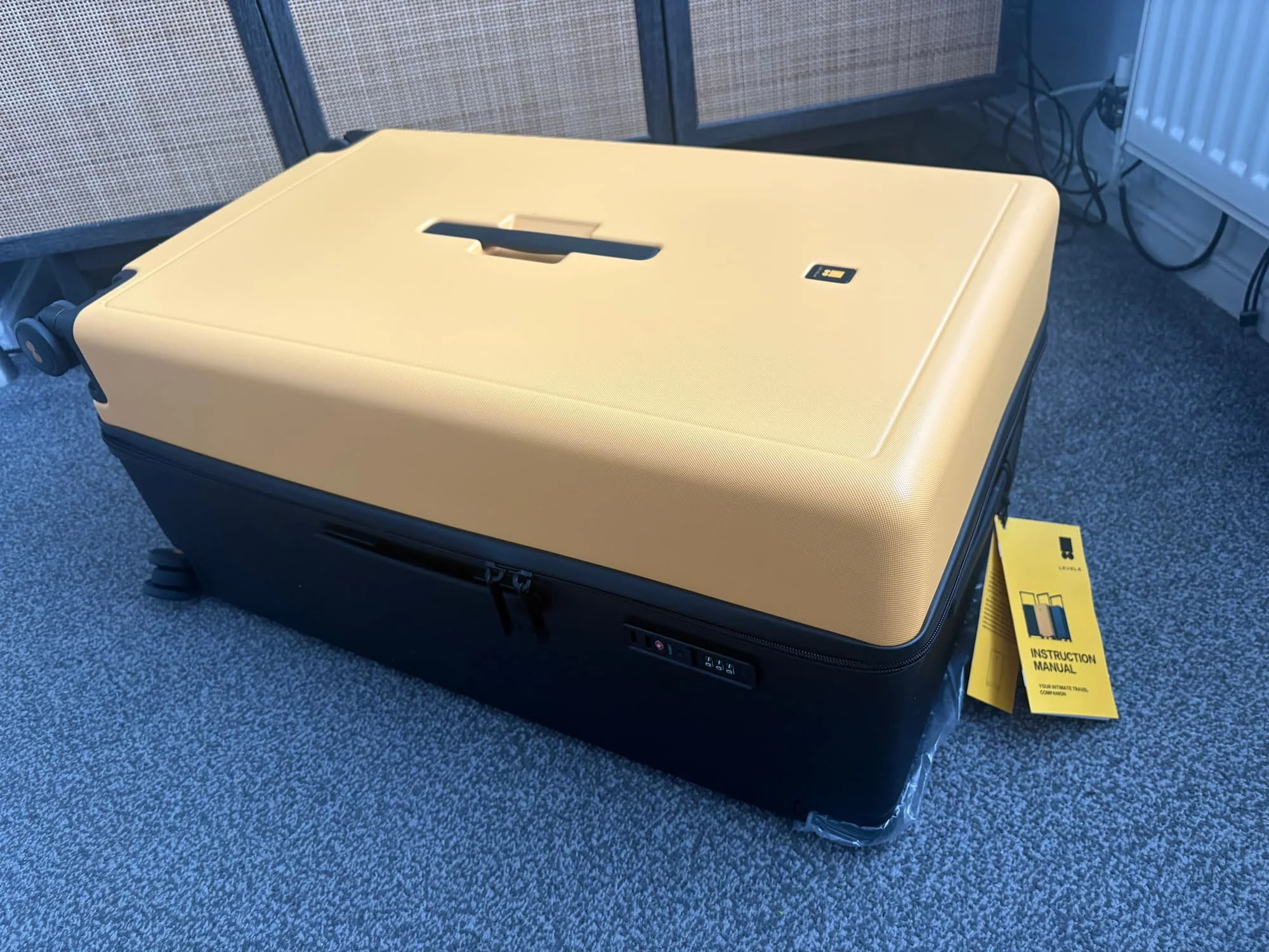 Level8 Voyaguer suitcase in yellow