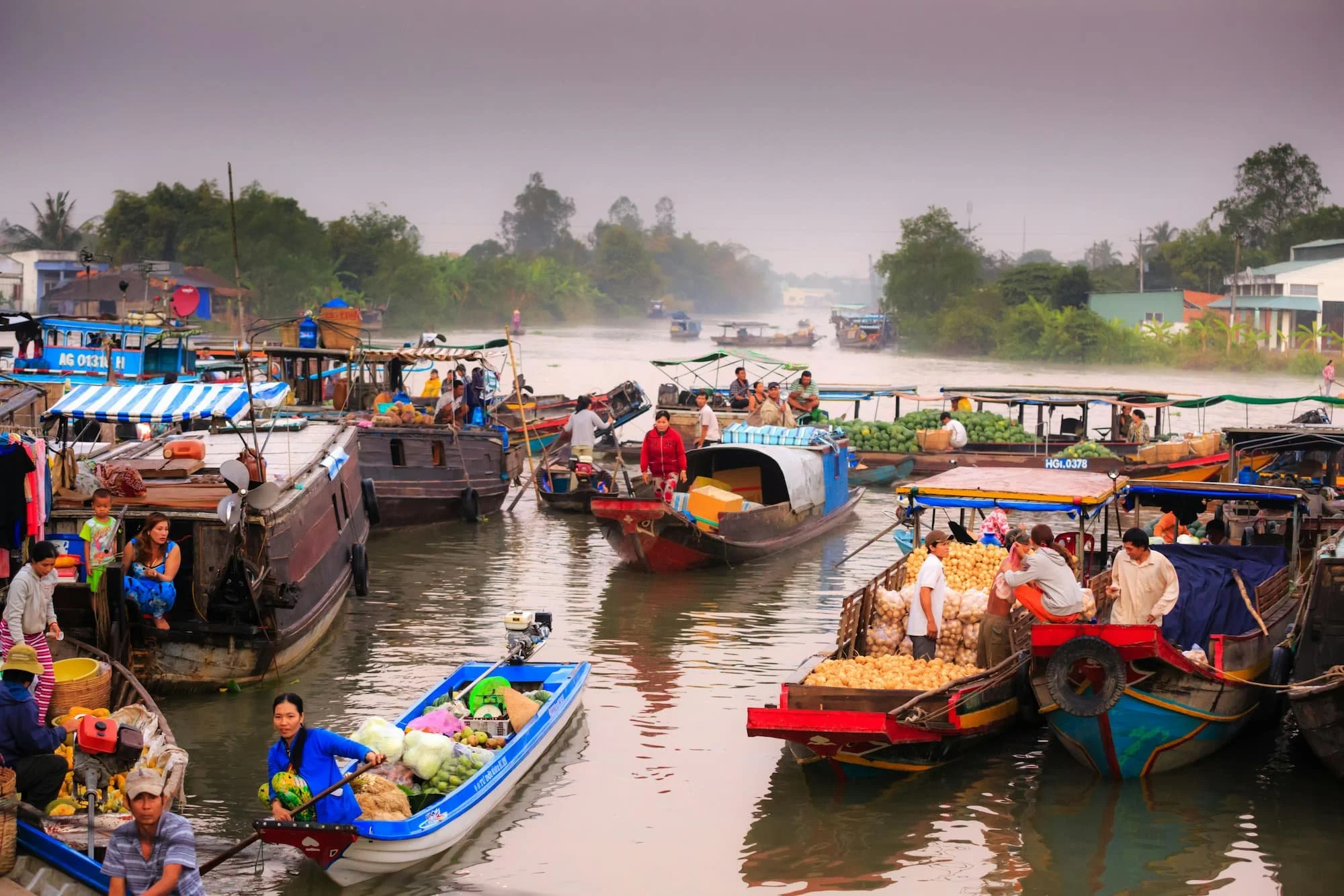 Floating market at Medkong Delta in Vietnam