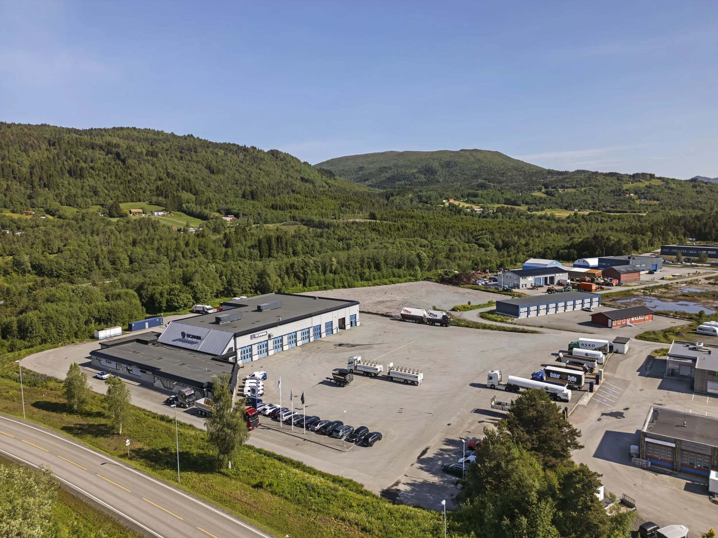 kjøper Scania-eiendom på Hjelset