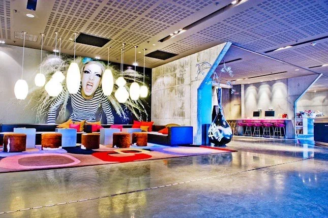 comfort-hotel-square-2.webp