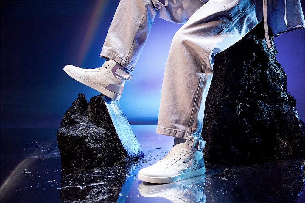 20200224_LV_DROP5_HOLOGRAPHIC 0018.jpg