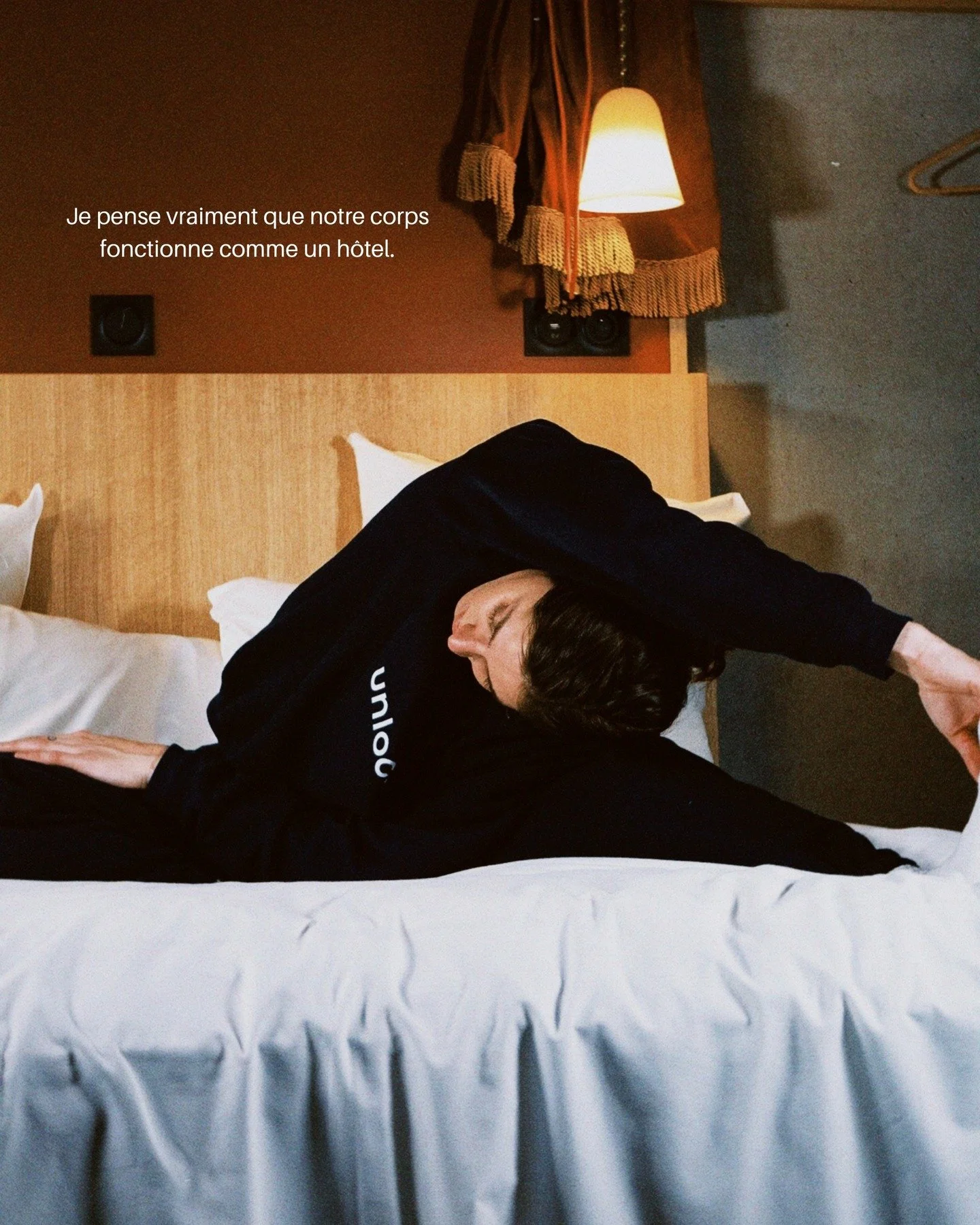 &gt; chaque &eacute;tage, chaque service a son r&ocirc;le &agrave; jouer. 
Quand tous les services communiquent bien; que chacun trouve sa place, l&rsquo;exp&eacute;rience est fluide et cool.

La r&eacute;ception, le coeur, doit &ecirc;tre accueillan