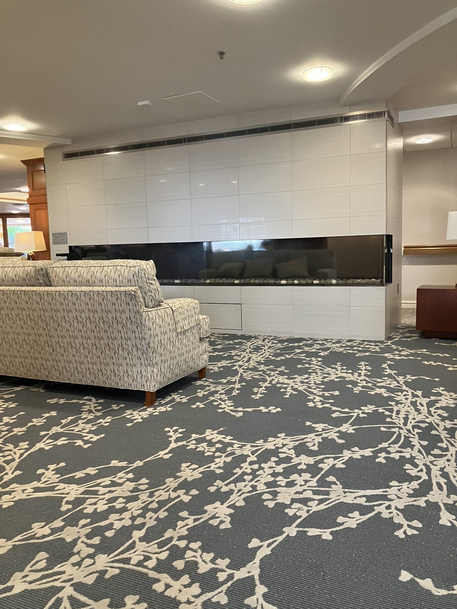 North Hill - Fireplace Lounge