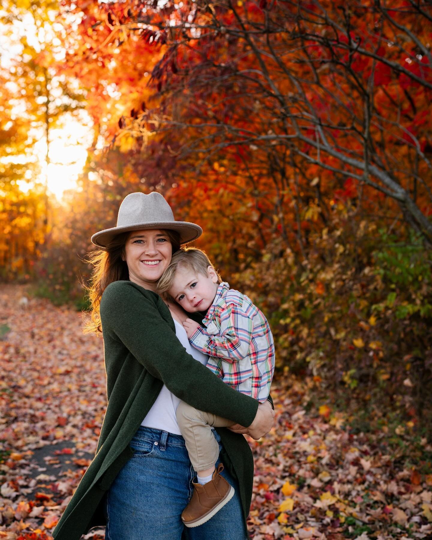 Super excited for Christmas, but really missing these fall colors. 

#buffalo ##716 #buffalofamilyphotographer #fallphotos