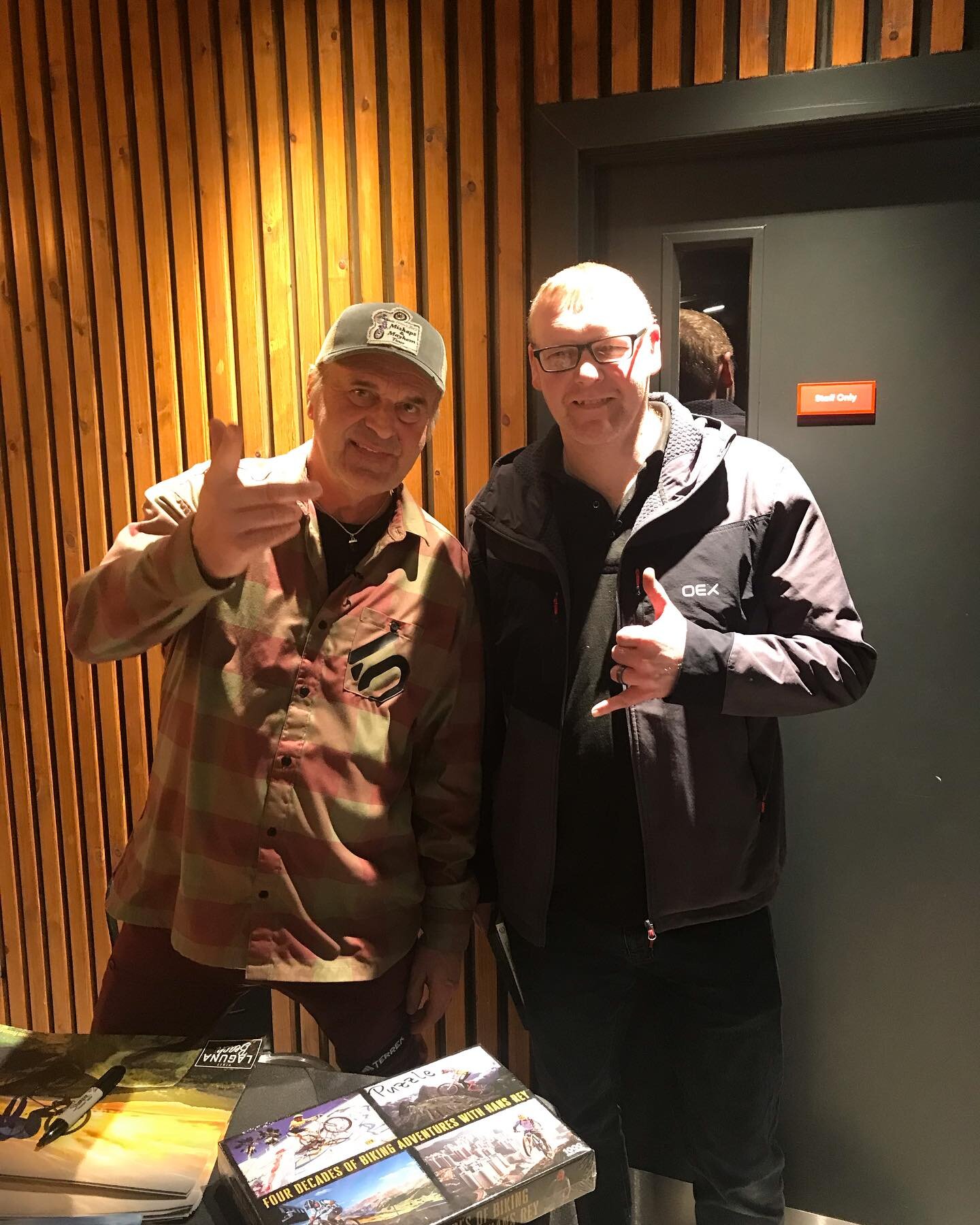 We went to see the legend @hansnowayrey at @gocivtheatre last night. What a great night hearing stories of travel and all things MTB. Hans is a very funny guy and it was an entertaining show. @setphasertostun got Hans to sign his chainspotting and wa