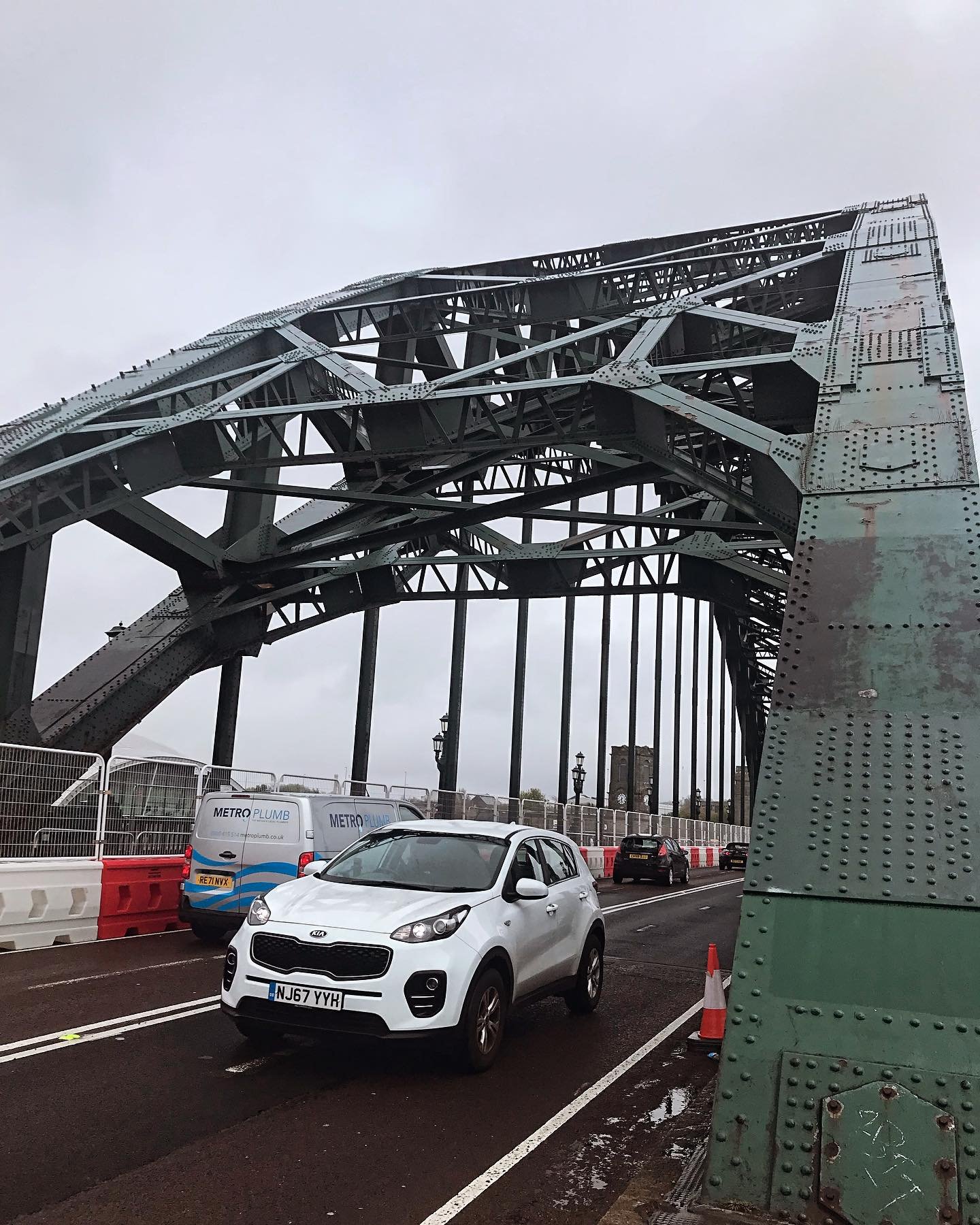 Essential maintenance work is well underway on the Tyne Bridge and could take as long as 4 years to complete. That is a lot of traffic congestion and sitting around with the car engine running if you use the route daily. The cycling footpath on the t