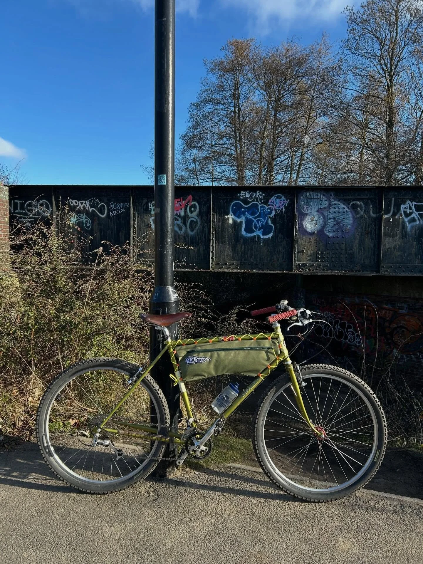 New bag day! I feel like Im getting slightly better at making bike bags, but still have a way to go yet. My @rivbike appaloosa has a huge front triangle so custom bag is the way to go. Much relieved that the bag fits and didnt fall apart on the first