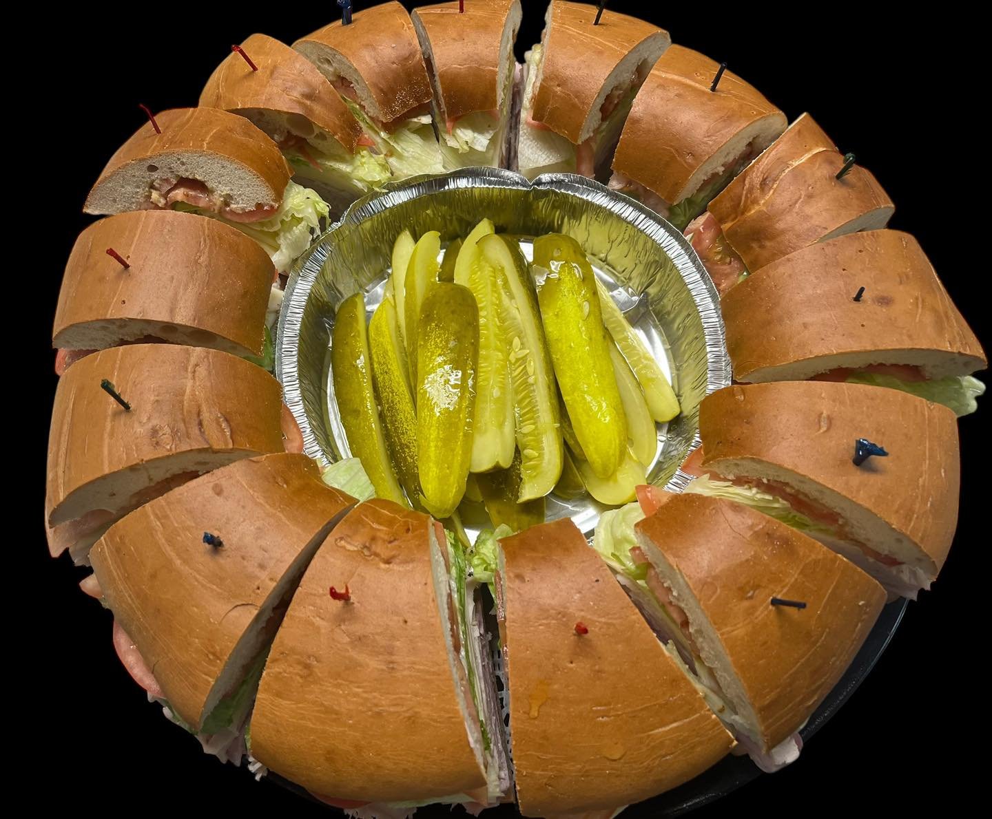 Sunday Morning Vibes. Open until 2 pm. Most likely we will be closed for the big storm tomorrow so come in today for supplies. Sorry we do not sell toilet paper 😜 #notyourtypicalbagelshop #earlymorningflavortown #bigdavesbagels #50yearsofplatterwork